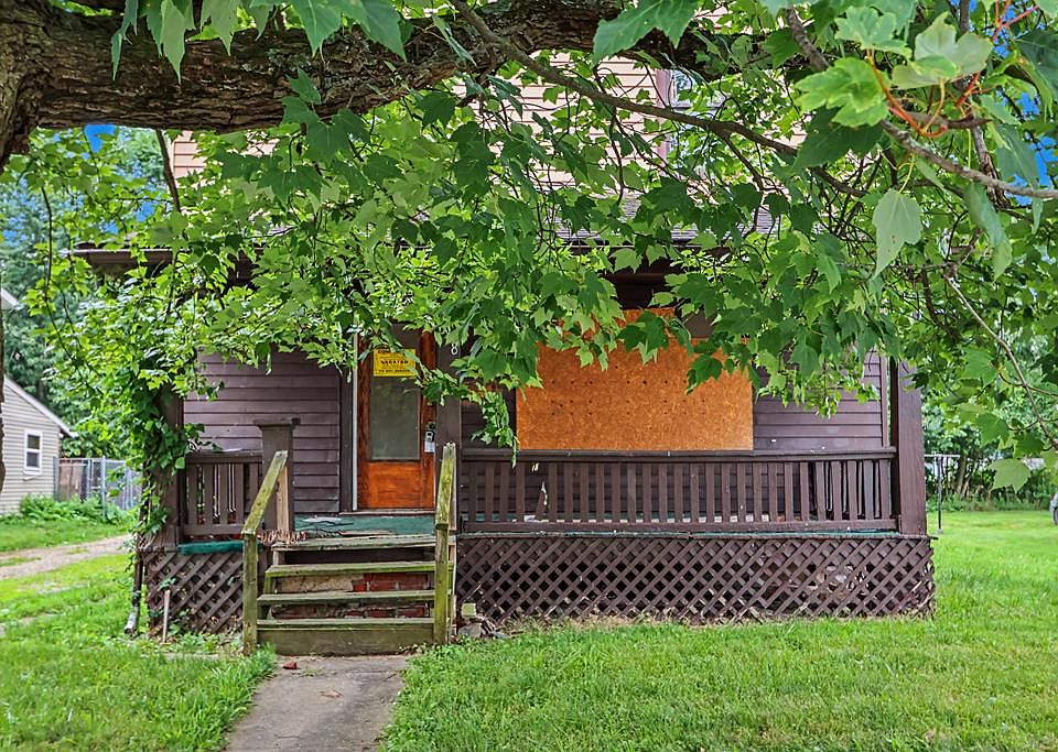 1st image of 348 Grace St