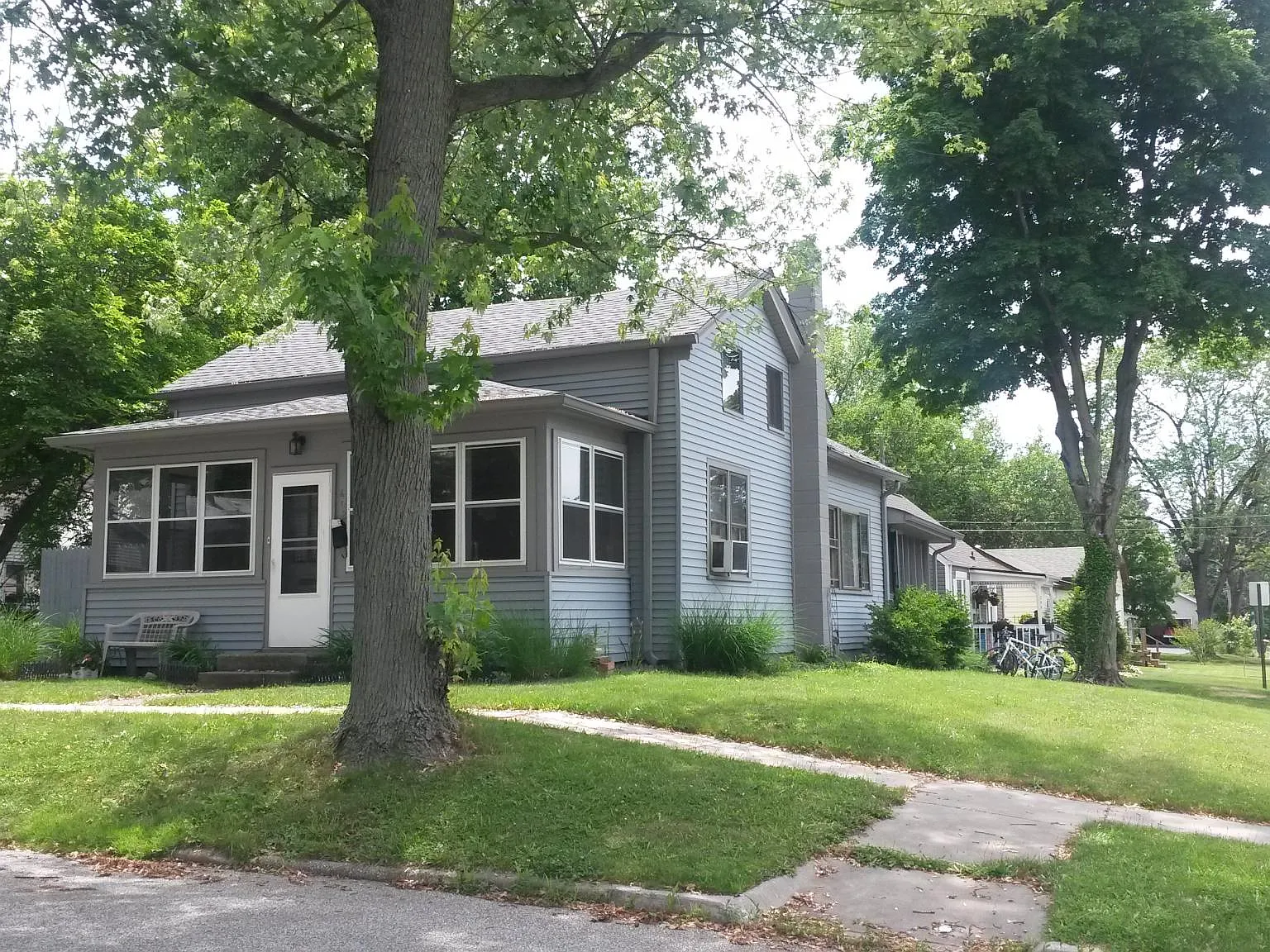3 bed, 1700 sqft, $1,975 — Photo 2