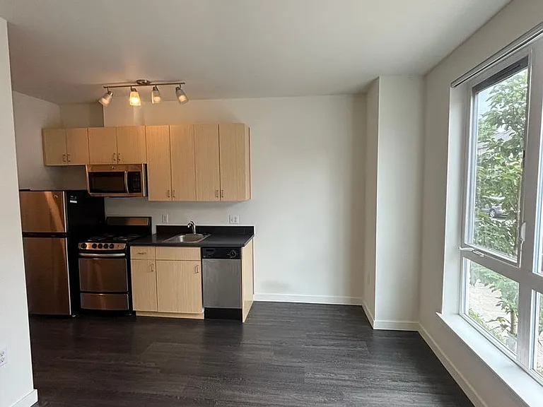 Brooklyn Apartments — Photo 13