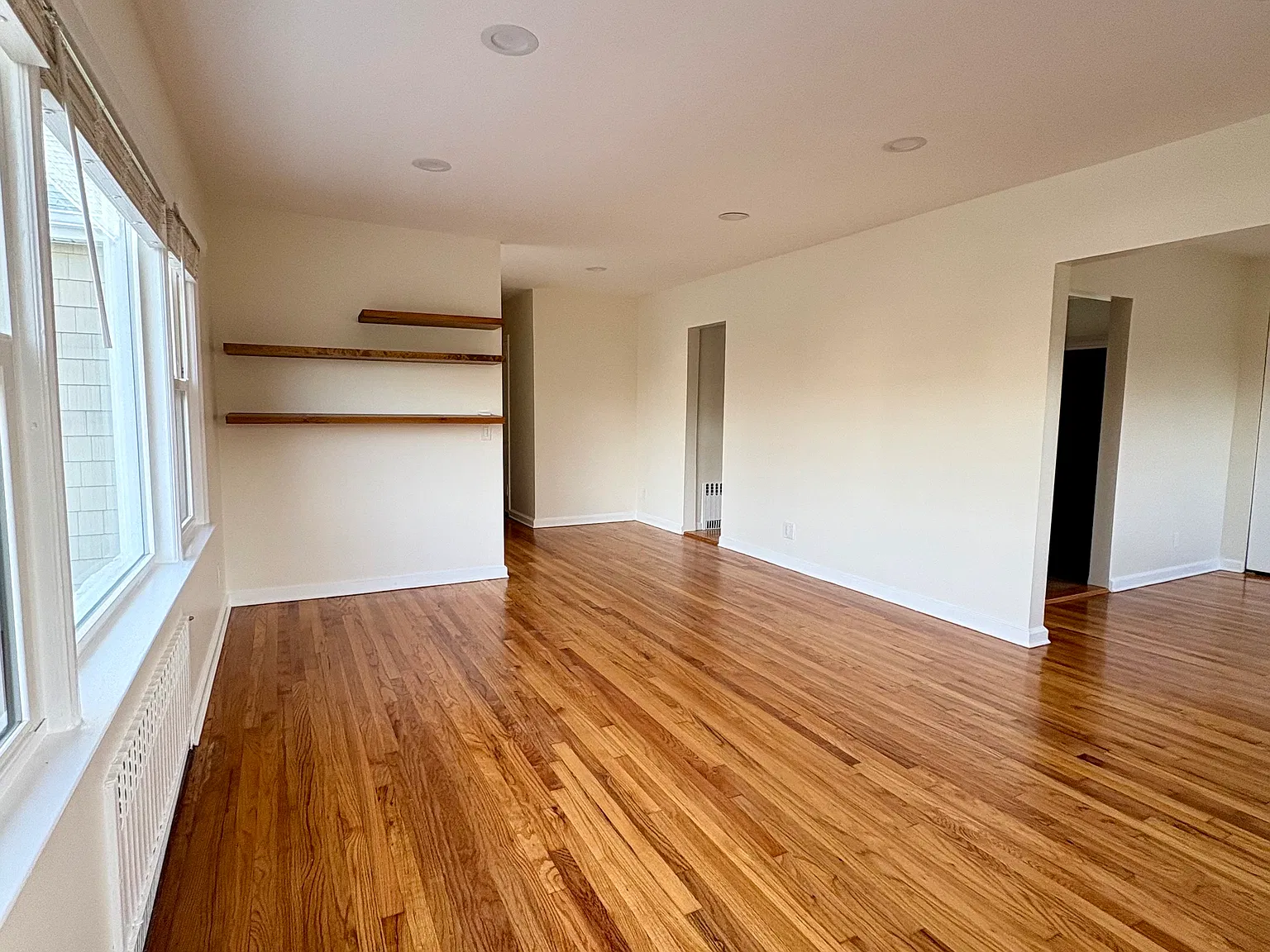 165 Franklin Blvd — Photo 4
