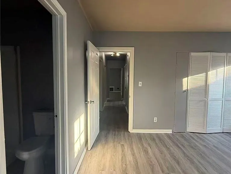 1045 Locust St — Photo 19