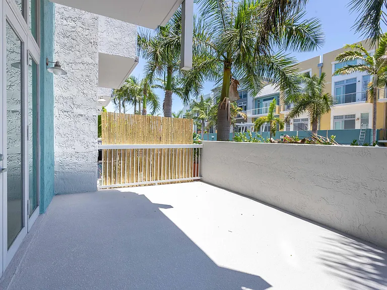 180 NE 4th Ave #204 — Photo 15