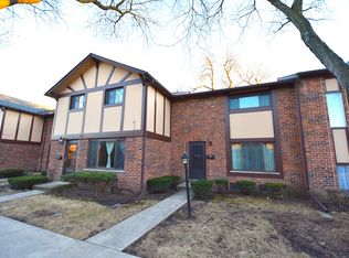 18W267 Standish Ln, Villa Park, IL