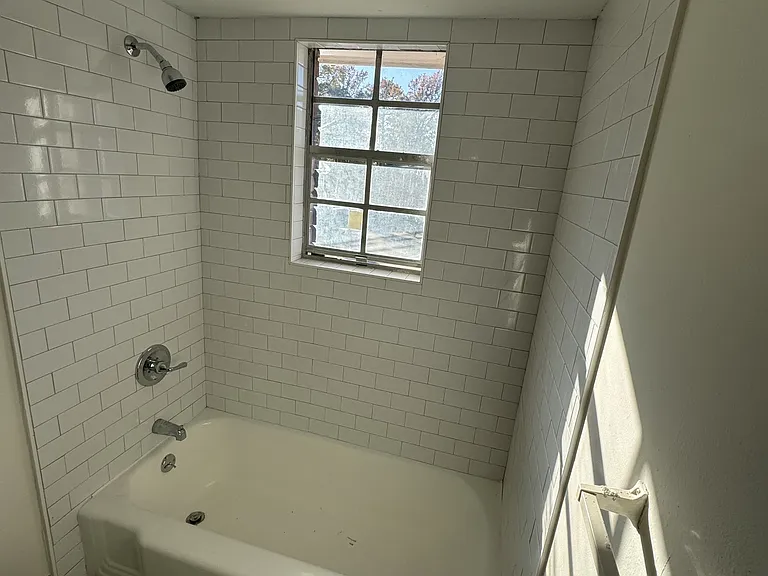 2220 Ticknor Dr — Photo 8