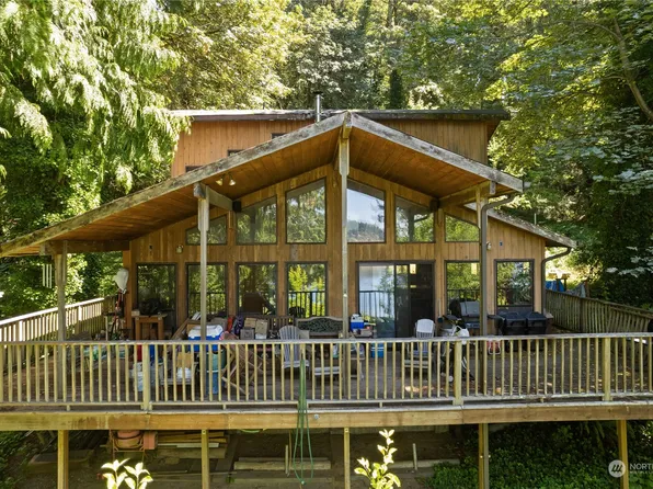 616 214th Avenue NW, Lakebay, WA 98349