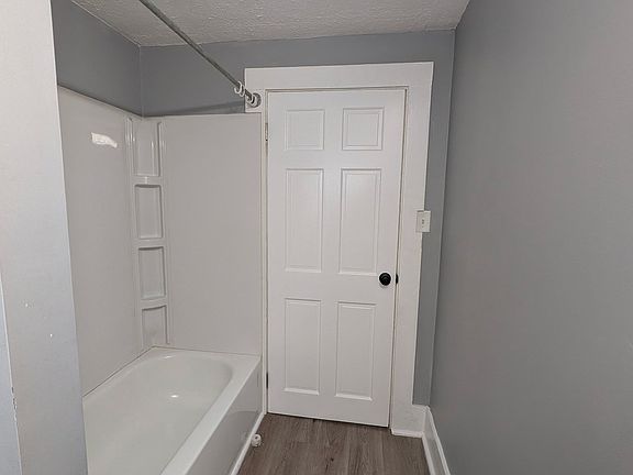4th image of 1055 Tod Ave NW