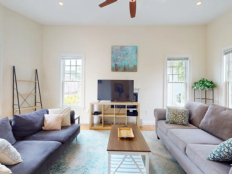 14 Bradbury St #14 — Photo 2
