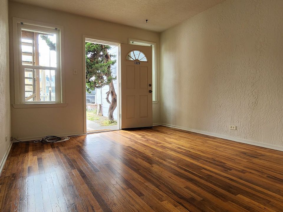 1st image of 1323-1329 46th Ave #1325