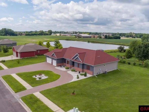 1130 Horatio St, Fairmont, MN 56031