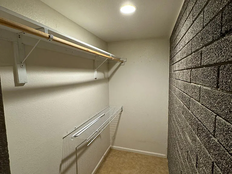 426 W Howe St #426 — Photo 8