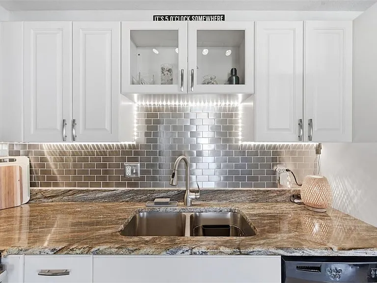 5174 Beach Dr SE #D — Photo 16