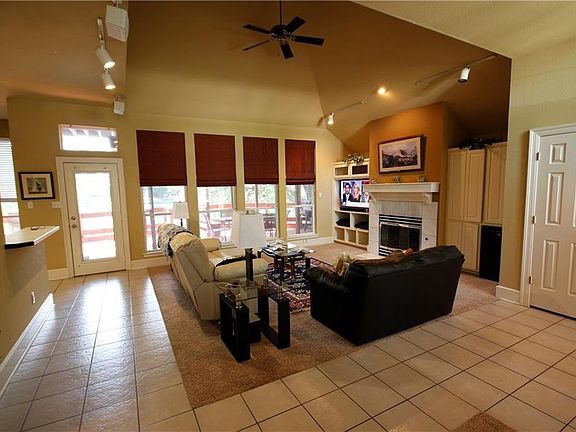 4th image of 5614 Cambria Dr