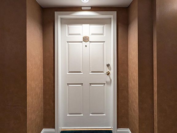 5th image of 3629 Deercrest Dr #422