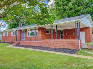 413 N Mulberry St, Cherryville, NC 28021
