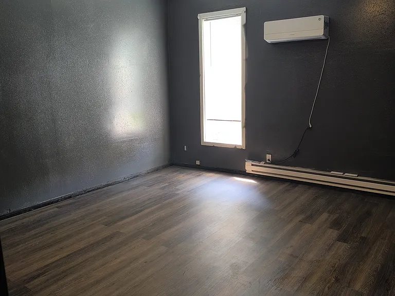 813 3rd St #B — Photo 2