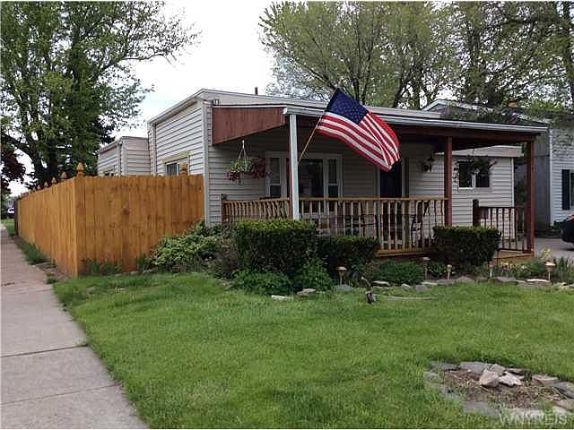 1st image of 299 Chelsea St