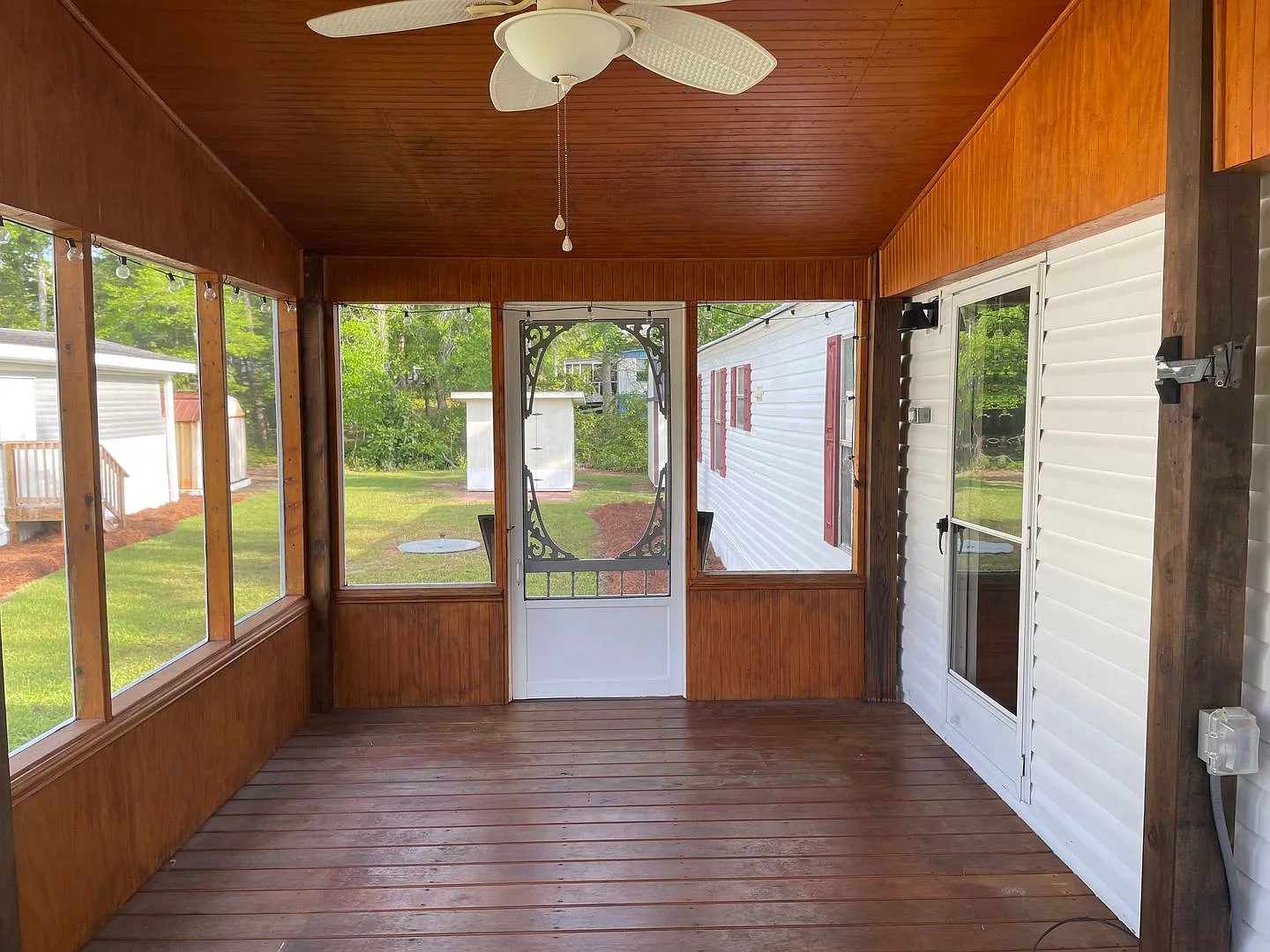 2 Bedroom 2 Bathroom Single Wide in Sunset Beach — Photo 2