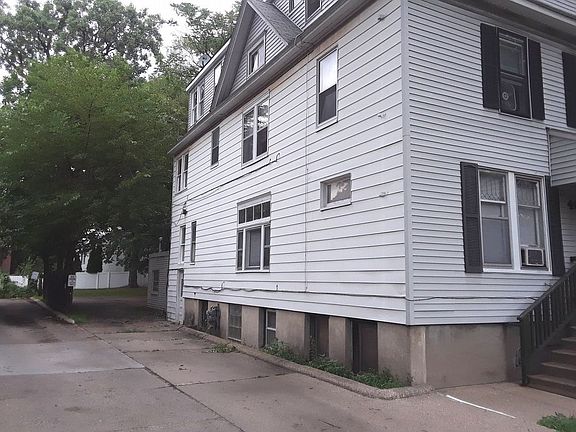 3rd image of 405 E 6th St