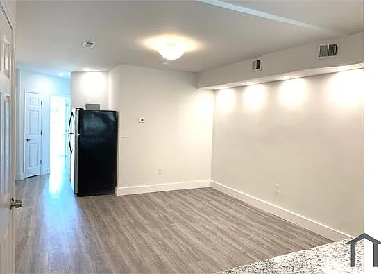 1729 E St NE #1 — Photo 7