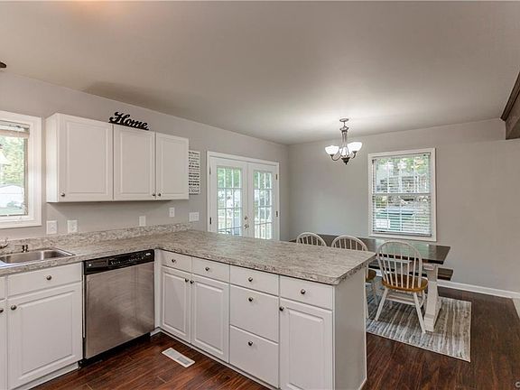 5th image of 8401 Daybreak Dr