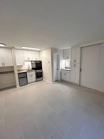 711 Sunset Ct #1 — Photo 5