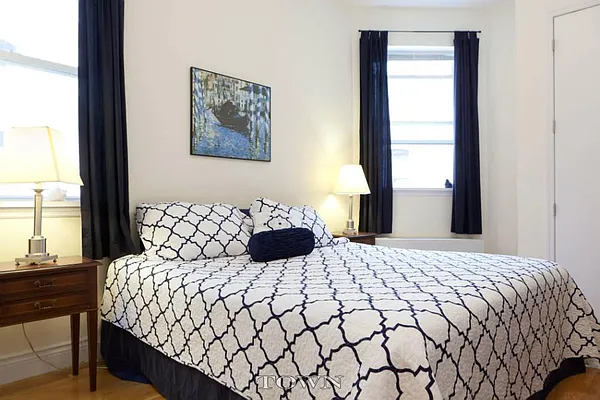 Rented by Town Residential | media 38