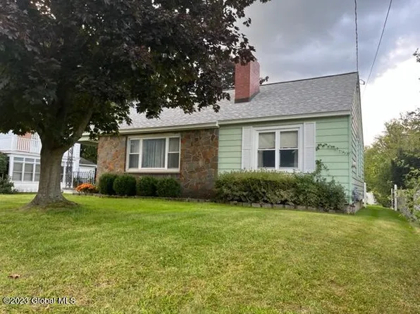 13 Alta Road, Albany, NY 12205