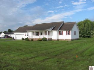 223 Foxie Lake Rd, Mayfield, KY 42066