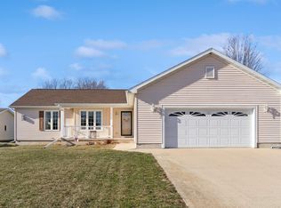 836 Juniper Dr, Waterloo, IA 50702