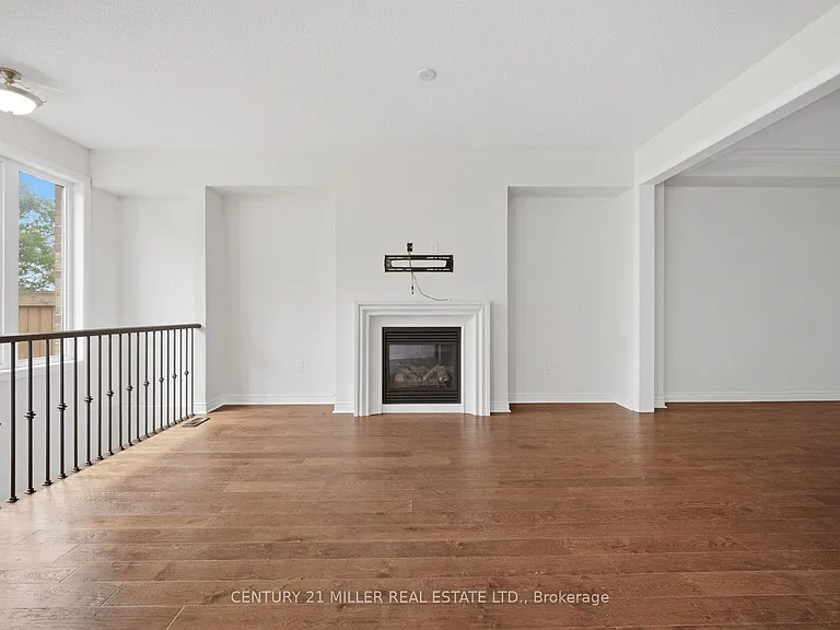 2455 Village Cmn — Photo 17