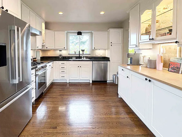 1480 East Ave — Photo 7