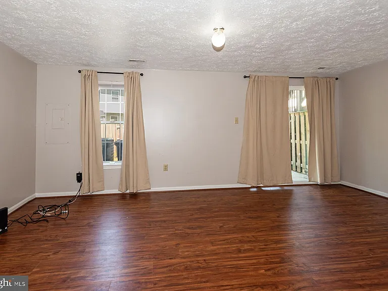 2406 Rosecroft Ct — Photo 24