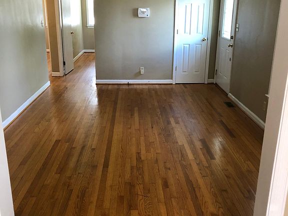 3rd image of 623 Brooke Dr