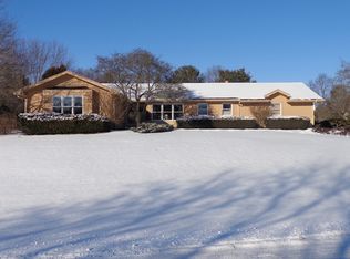 41W180 Weybridge Dr, St Charles, IL