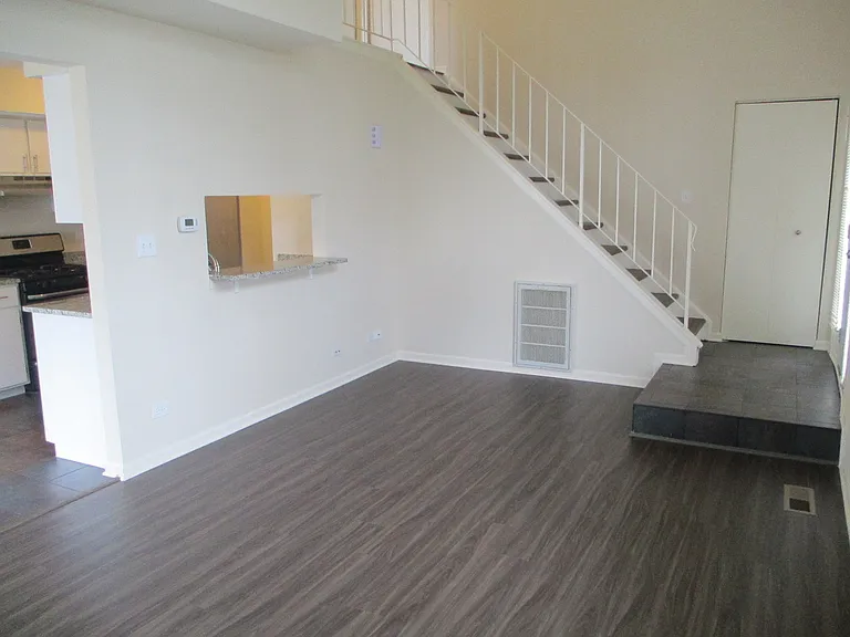 203 Teak Ln — Photo 4