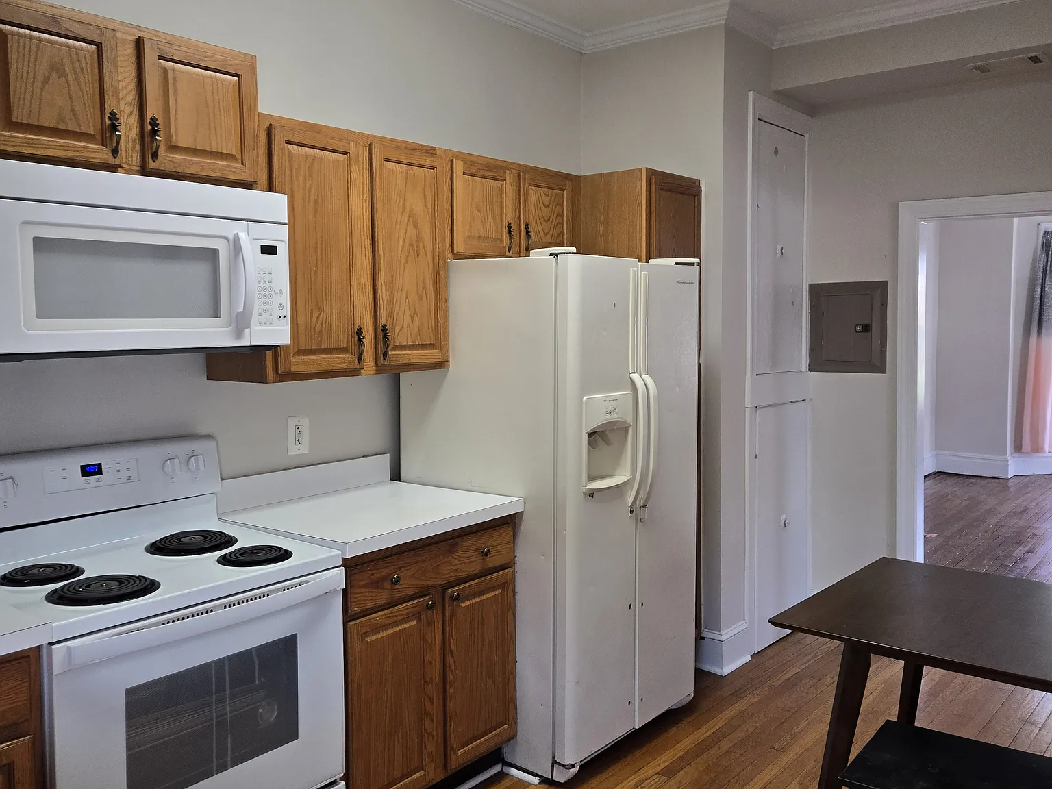 501 W King St — Photo 3