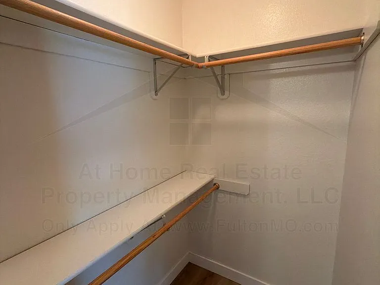 469471 Law Ct — Photo 19
