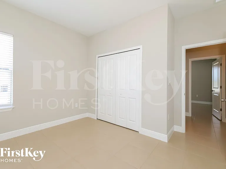 650 Hudson Valley Dr — Photo 14