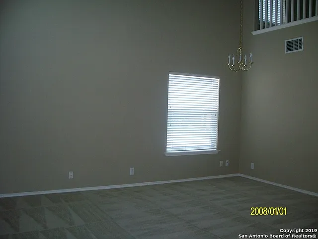1122 Cockroft Dr — Photo 8