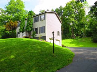 10 Farrell Rd, Troy, NY 12180