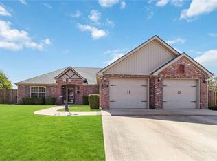 2031 Greenwood Cv, Pea Ridge, AR 72751