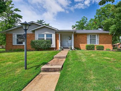 5371 Stonehurst Dr, Saint Louis, MO, 63129