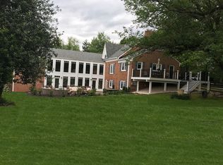 650 Seneca Rd, Great Falls, VA 22066