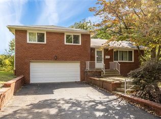 611 Dixie Dr, Pittsburgh, PA 15235