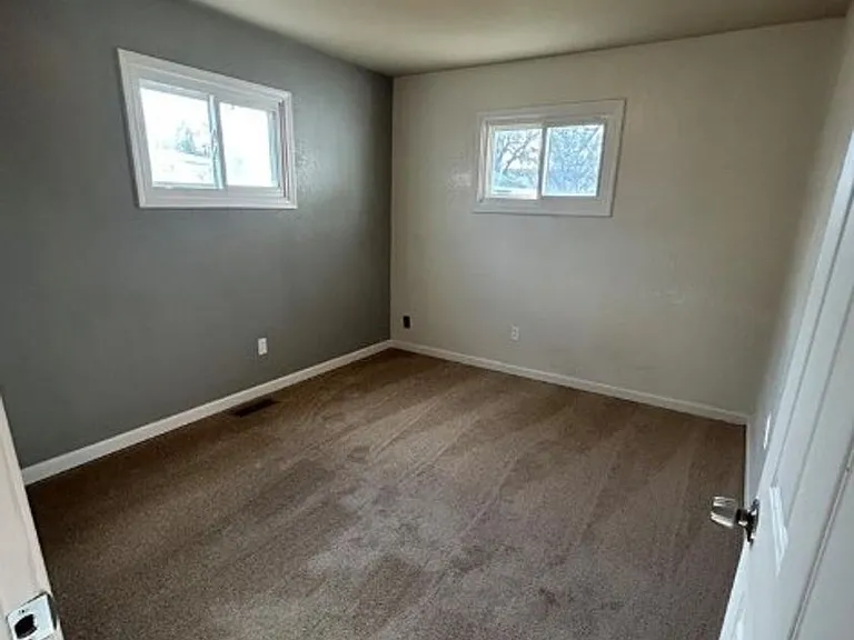 20 Leonard Dr — Photo 9