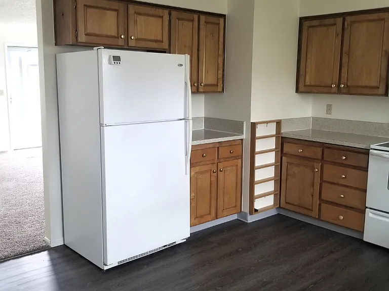 775 W D St — Photo 1