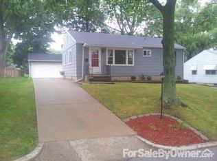 15 4th Dr, Decatur, IL 62521