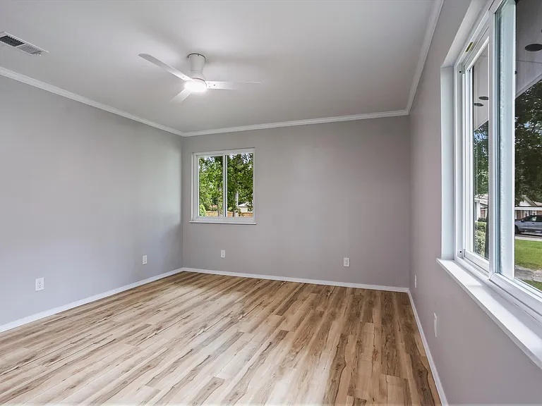 1728 Sandalwood Dr — Photo 27