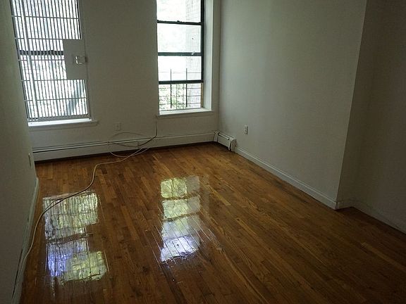 4th image of 478 Chauncey St #2