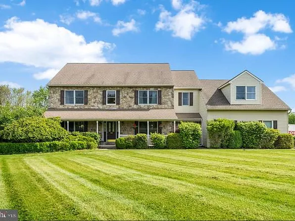 3601 Mantha Dr, Fountainville, PA 18923